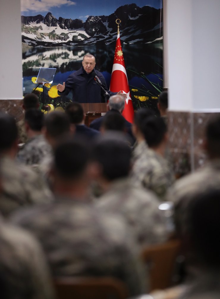 Cumhurbaşkanı Erdoğan'dan, Yüksekova'da Mehmetçiğe iftar sürprizi