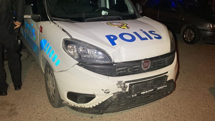 'Dur' ihtarına uymayan ehliyetsiz sürücü kaza yaptı