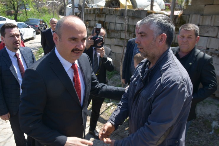 Evleriyle birlikte tüp bebek hayalleri de yanan aileye, valilik sahip çıktı