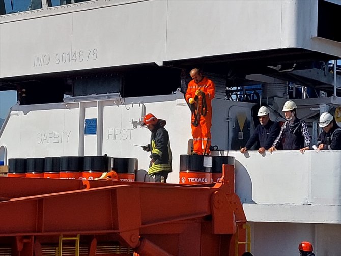 Beli tutulduğu için gemide mahsur kalan personel kurtarıldı