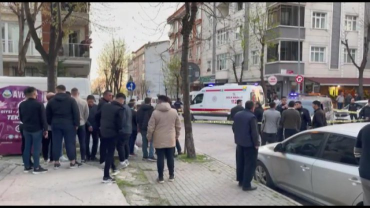 İki motosikletli önce yaraladıkları kişiyi geri gelip öldürdü