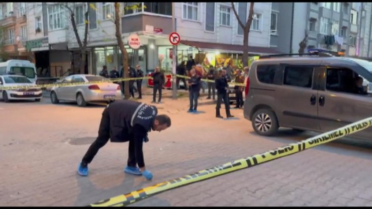 İki motosikletli önce yaraladıkları kişiyi geri gelip öldürdü