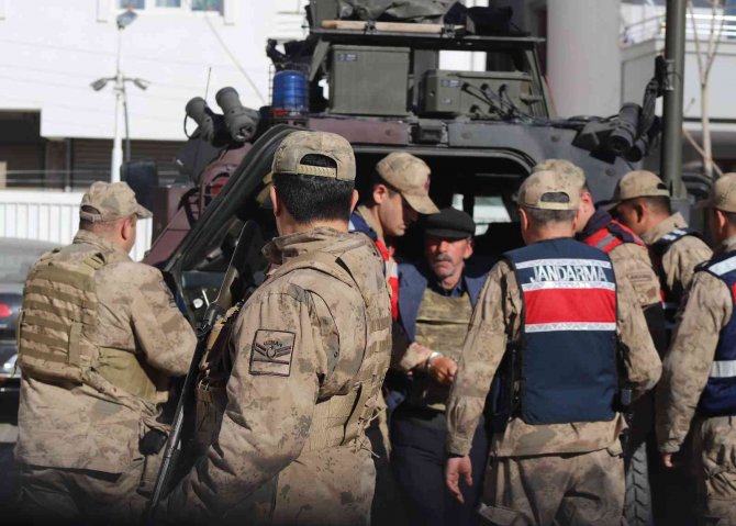 İşlenen çifte cinayette baba-oğul adliyeye sevk edildi