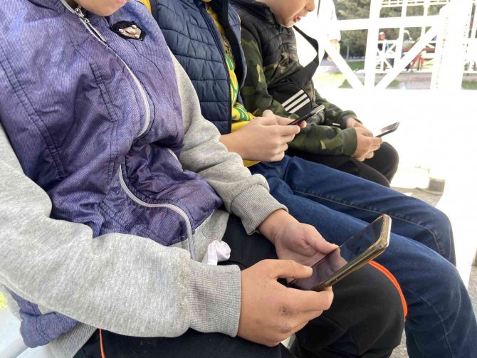 Konya'daki siber polisler alileri bilgilendiriyor; Dikkat edin!