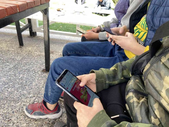 Konya'daki siber polisler alileri bilgilendiriyor; Dikkat edin!