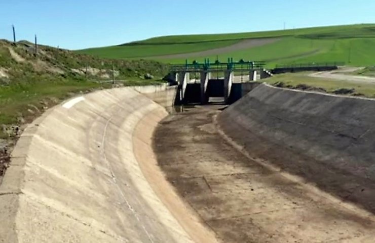 Köylere hizmet veren sulama kanalının 50 demir kapısı çalındı