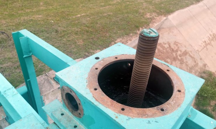 Köylere hizmet veren sulama kanalının 50 demir kapısı çalındı