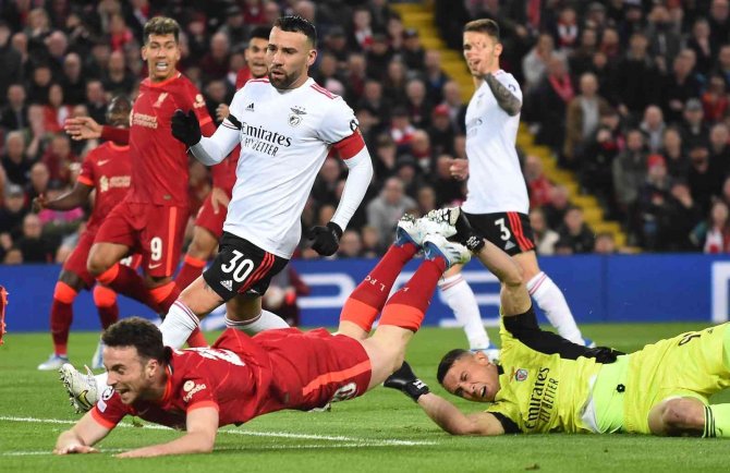 Liverpool yarı finalde