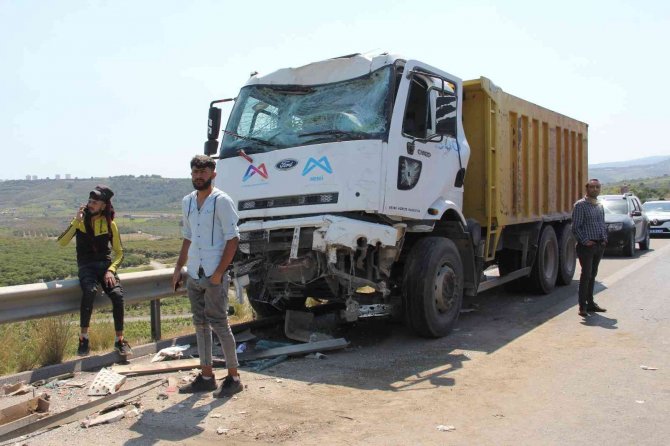 Otobanda zincirleme kaza: 1’i ağır 7 yaralı