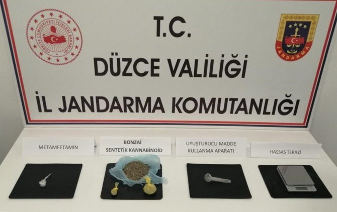 Şüphe üzerine durdurulan araçtan uyuşturucu çıktı