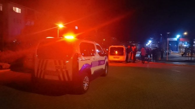 13 yaşındaki genç parkta bıçaklandı