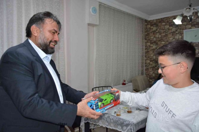 AK Parti Balıkesir İl Başkanı Dt. Ekrem Başaran, “Milletimizin yanında, milletimizle birlikteyiz”