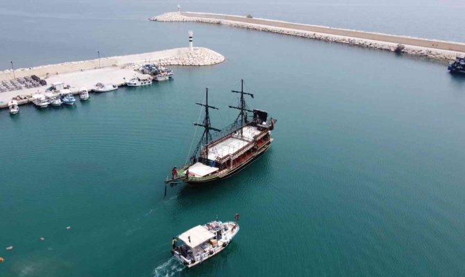 Akdeniz’de tekneler sezona umutla hazırlanıyor