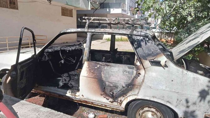 Antalya’da araç yangını