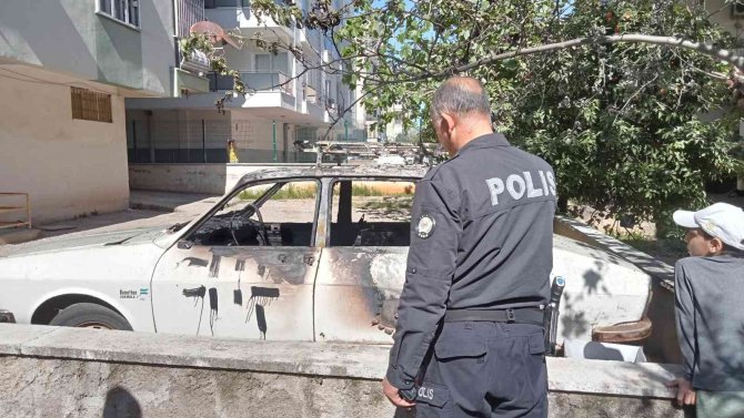 Antalya’da araç yangını