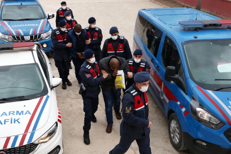 Çiftçiyi 60 bin dolar dolandıran Kamerunlu firari şüpheli de yakalandı