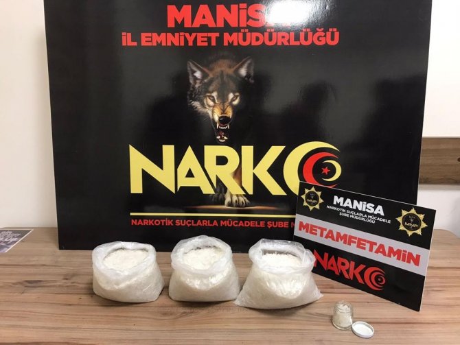 Durdurulan araçta uyuşturucuyla yakalandılar