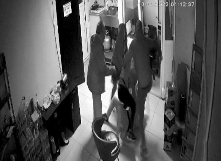 Eski eşimin arkadaşları saldırdı iddiası