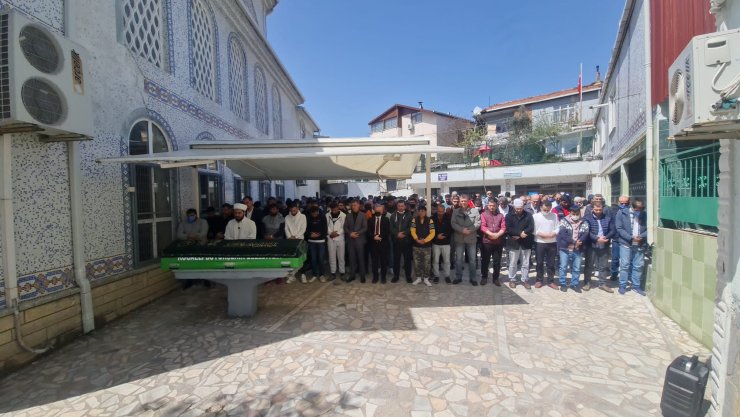 Kamyonetin altında kalan Yusuf, toprağa verildi