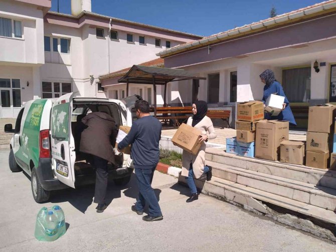 Öğrencilerden ihtiyaç sahiplerine anlamlı yardım