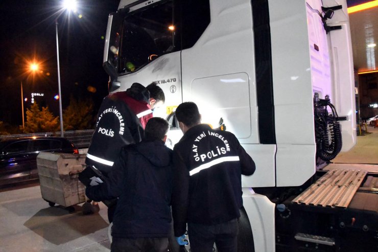'Polisiz' deyip istedikleri parayı vermeyen şoförü yaraladılar; TIR'da 150 bin euro bulundu