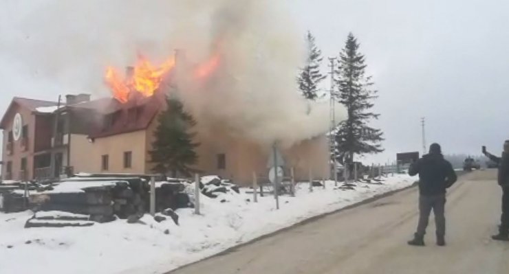 Yaylada, orman işletme binasında çıkan yangın söndürüldü