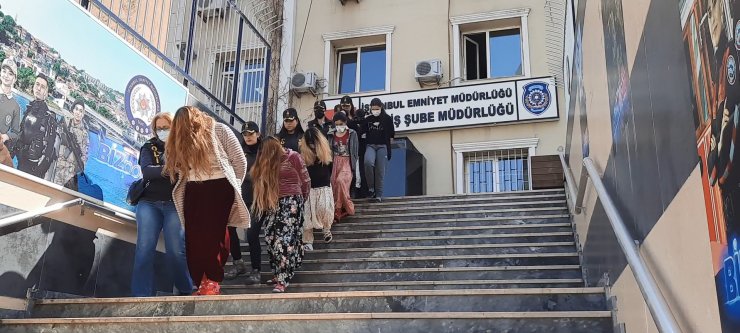 Çarşaflı hırsızlık çetesine baskın