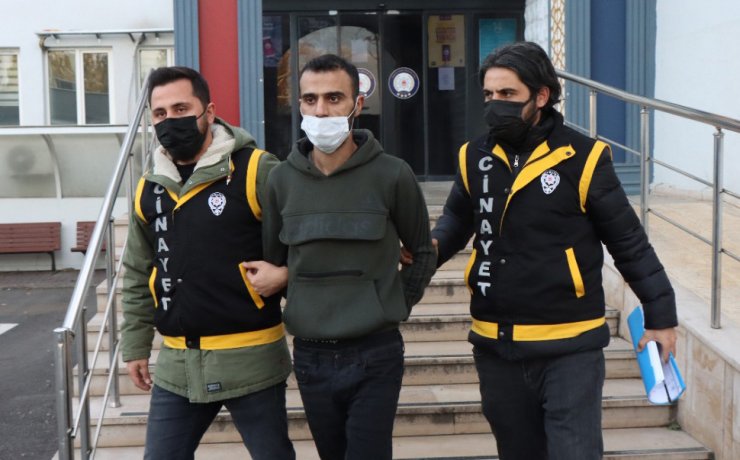 Eşini 34 yerinden bıçaklayarak öldürdü; 'Birbirimizi seviyorduk' dedi