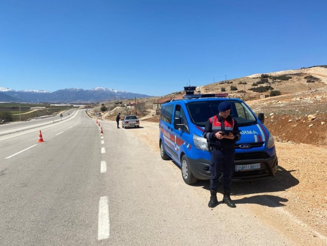 Huzur uygulamasında çeşitli suçlardan aranan 18 kişi yakalandı