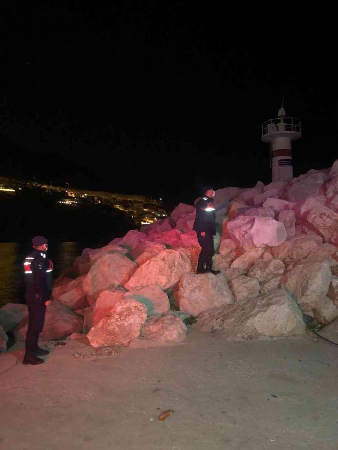 Huzur uygulamasında çeşitli suçlardan aranan 18 kişi yakalandı