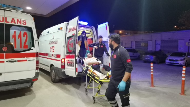 İnegöl'de bıçaklı kavga; 1 yaralı