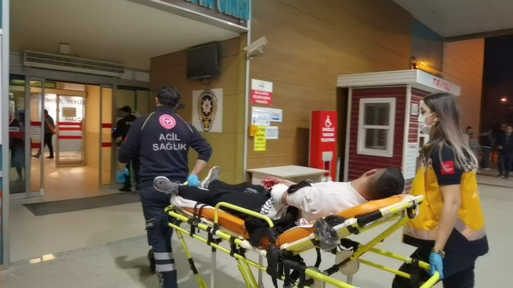 İnegöl'de bıçaklı kavga; 1 yaralı