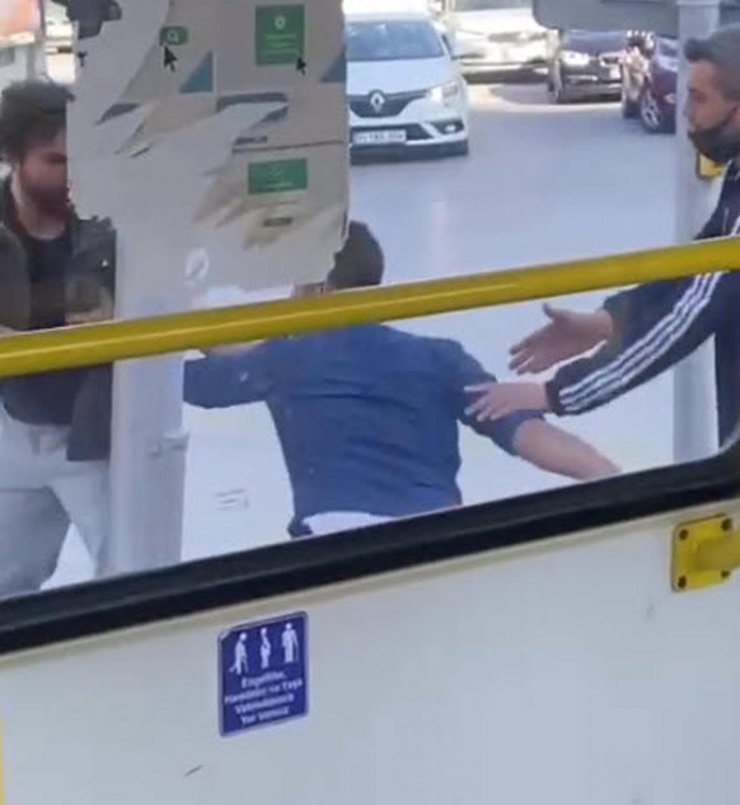 Kavgayı ayırmak isteyen kişiyi bıçaklayan taksici tutuklandı