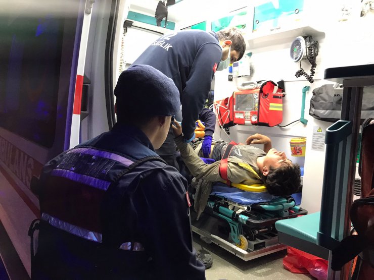 Koyunları otlatırken kayalıktan düşen Berat, 18 saat sonra kurtarıldı