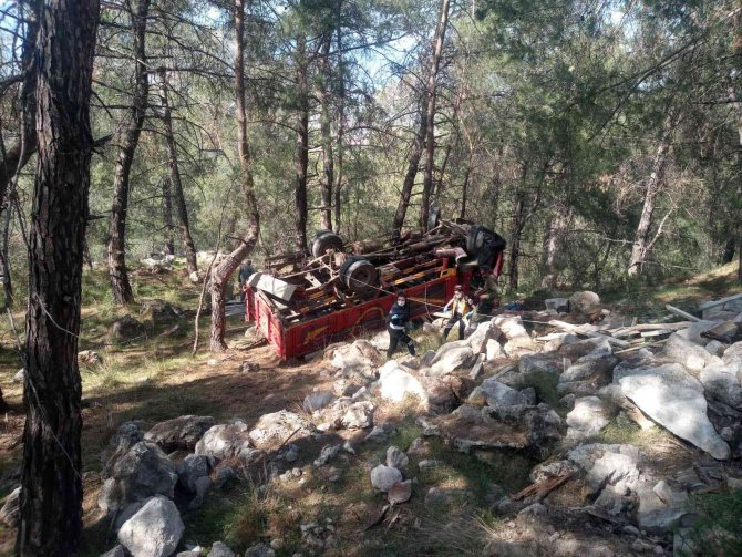 Trafik kazası: 1 ölü, 3 yaralı