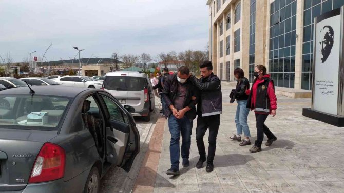 Zehir tacirlerinin araç yedek lastiğe saklanmış bin 386 hap ele geçirildi