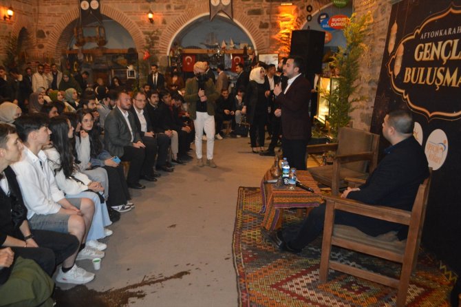 AK Parti Gençlik Kolları Genel Başkanı İnan, gençlerle buluştu: