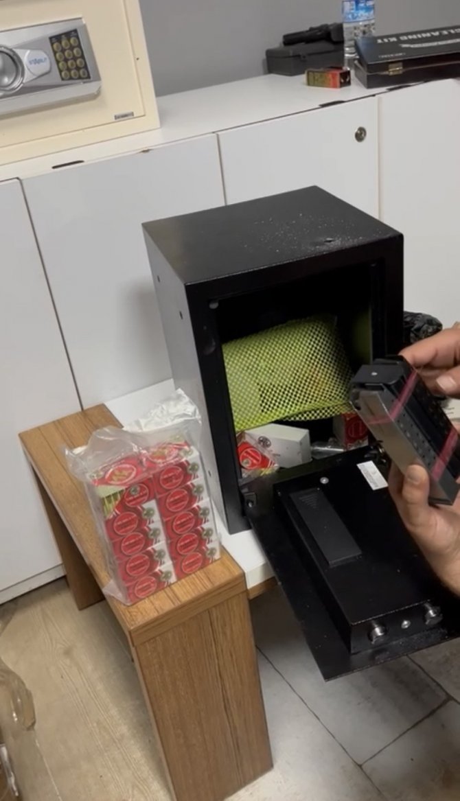 Aile içi şiddet ihbarından silah zulası çıktı