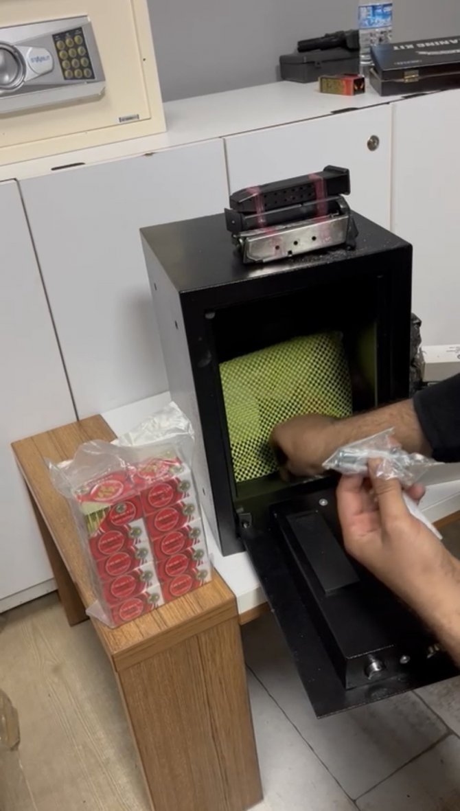 Aile içi şiddet ihbarından silah zulası çıktı