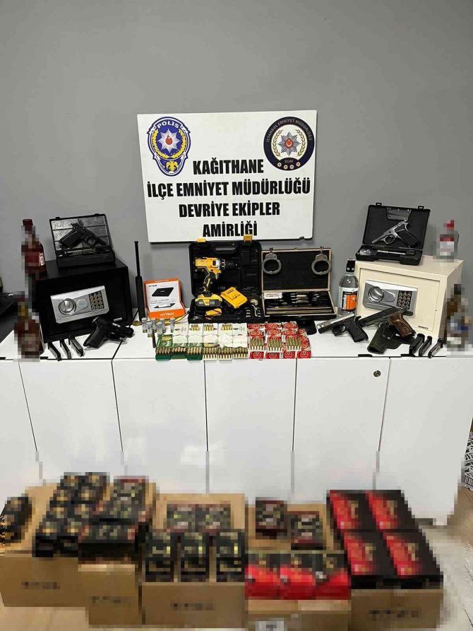 Aile içi şiddet ihbarından silah zulası çıktı