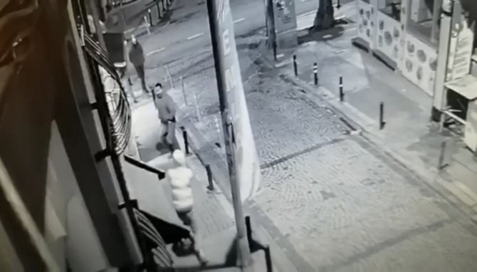 Arkadaşını dövenleri silahla vurarak yaraladı