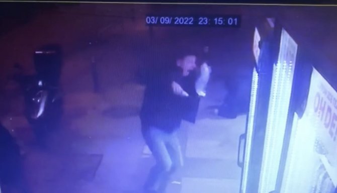 Arkadaşını dövenleri silahla vurarak yaraladı