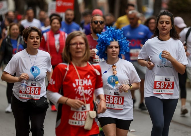 3. Uluslararası İzmir Maratonu koşuldu