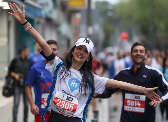 3. Uluslararası İzmir Maratonu koşuldu