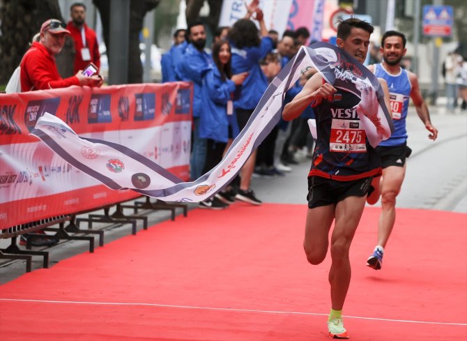 3. Uluslararası İzmir Maratonu koşuldu