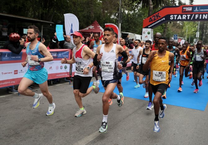 3. Uluslararası İzmir Maratonu koşuldu