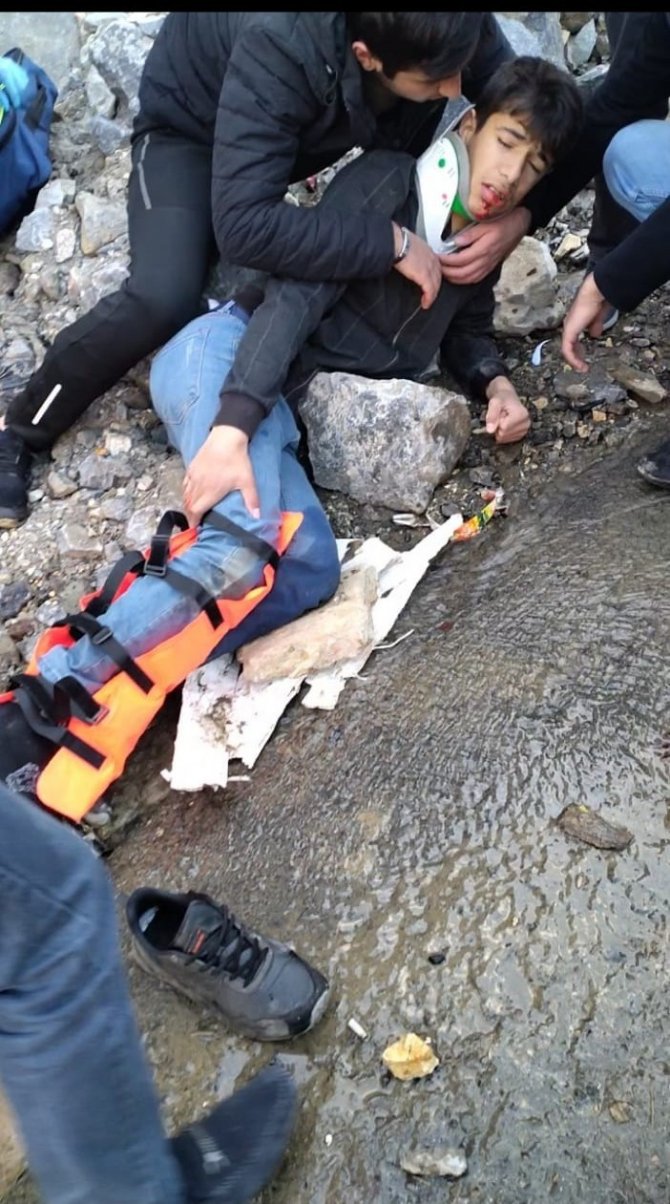 Bisikletiyle duvardan düşen çocuk yaralandı