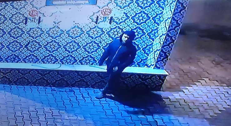 Caminin muslukları sahur vakti çalındı