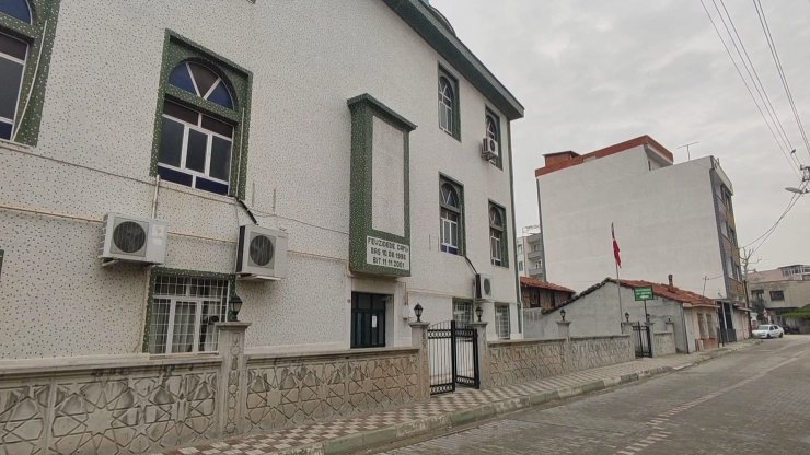 Caminin muslukları sahur vakti çalındı