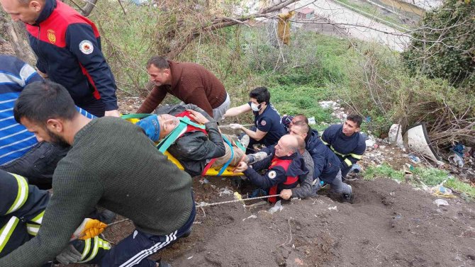Çöp toplarken uçuruma yuvarlandı